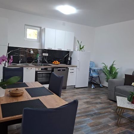 Holiday Home Zeljko,Marija & Jakov Starigrad Paklenica Dış mekan fotoğraf