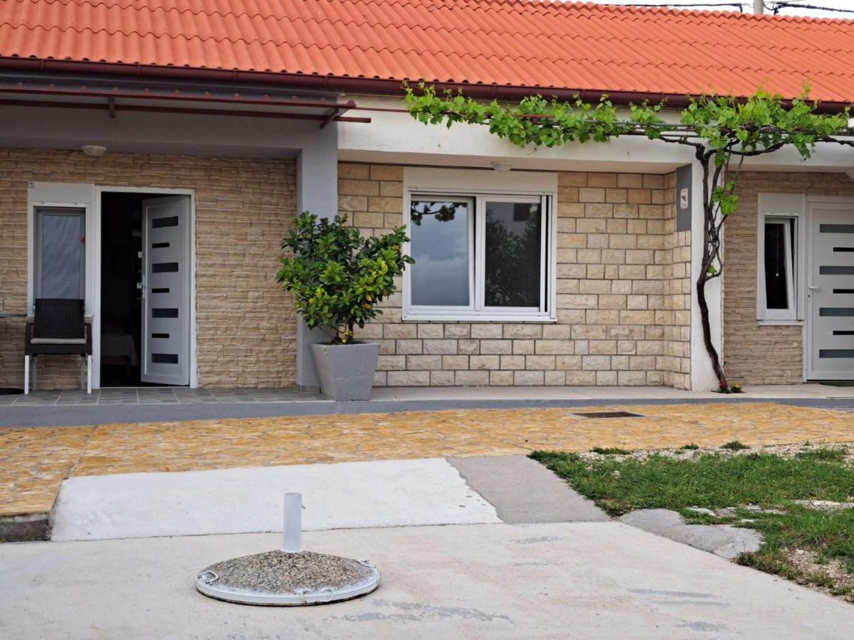 Holiday Home Zeljko,Marija & Jakov Starigrad Paklenica Dış mekan fotoğraf
