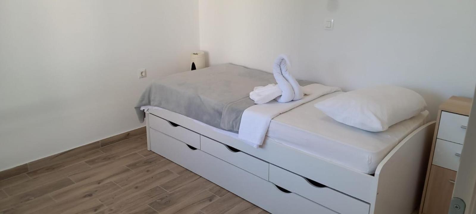Holiday Home Zeljko,Marija & Jakov Starigrad Paklenica Dış mekan fotoğraf